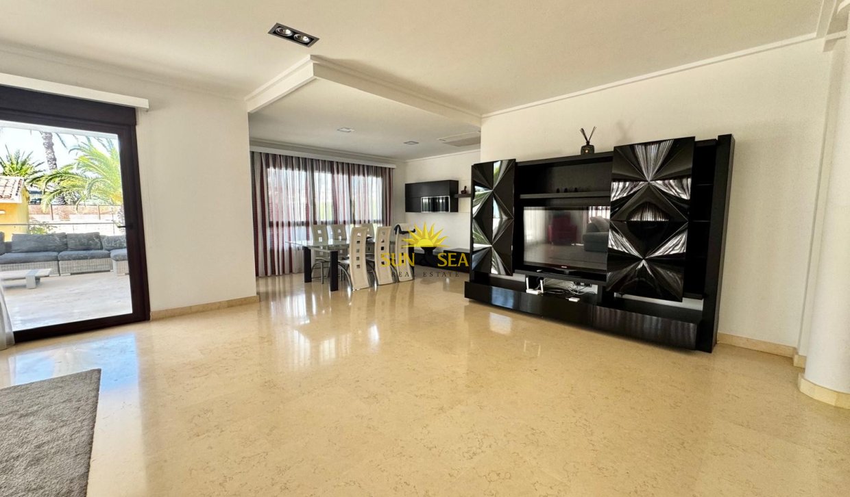Resale - Villa / Semi detached - Orihuela Costa - Cabo Roig