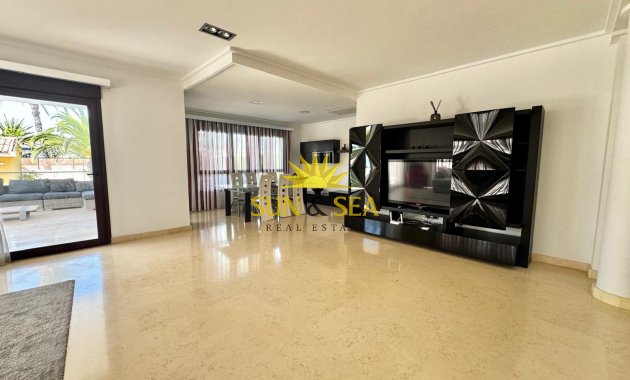 Resale - Villa / Semi detached - Orihuela Costa - Cabo Roig