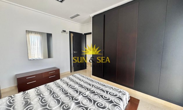 Resale - Villa / Semi detached - Orihuela Costa - Cabo Roig