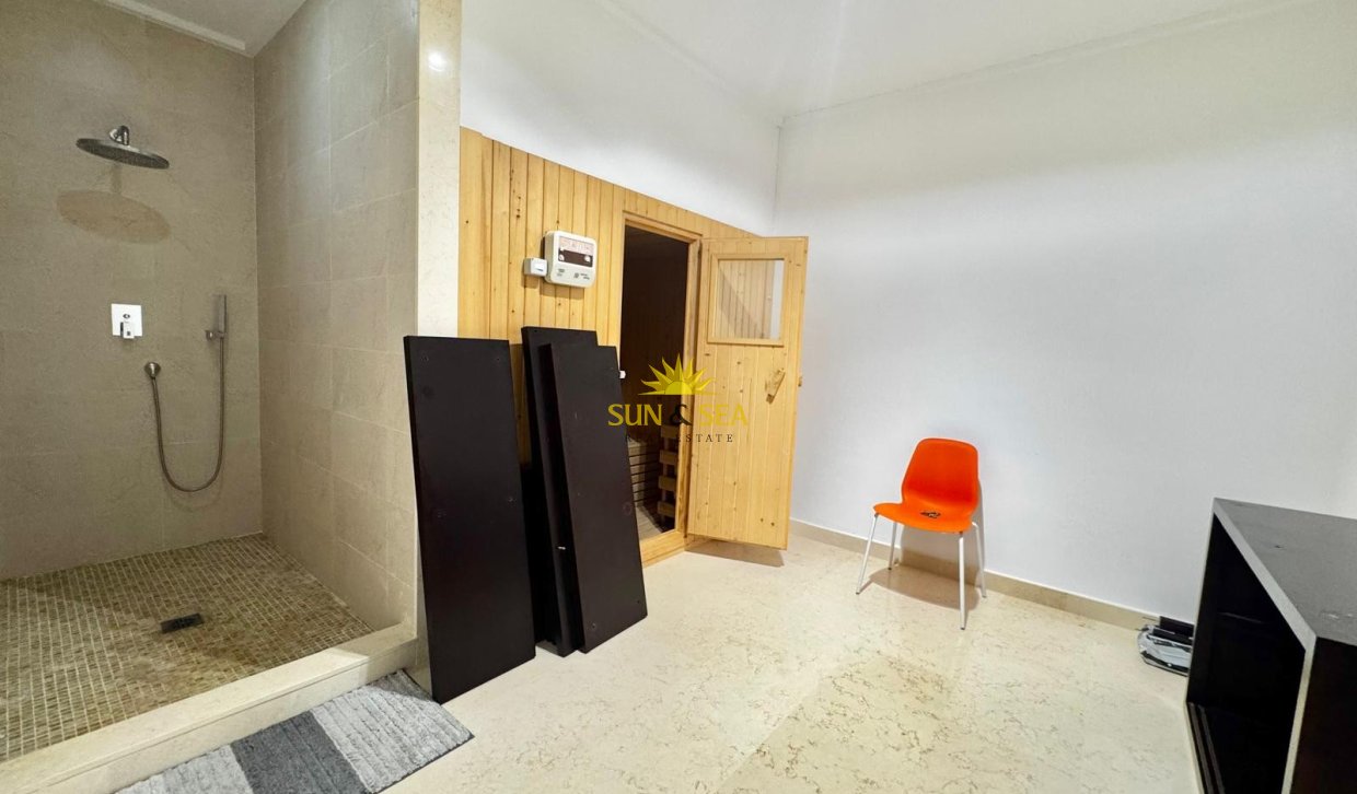 Resale - Villa / Semi detached - Orihuela Costa - Cabo Roig