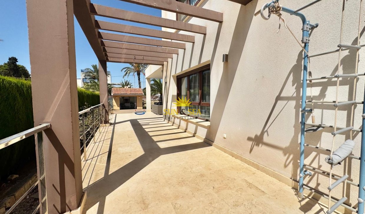Resale - Villa / Semi detached - Orihuela Costa - Cabo Roig