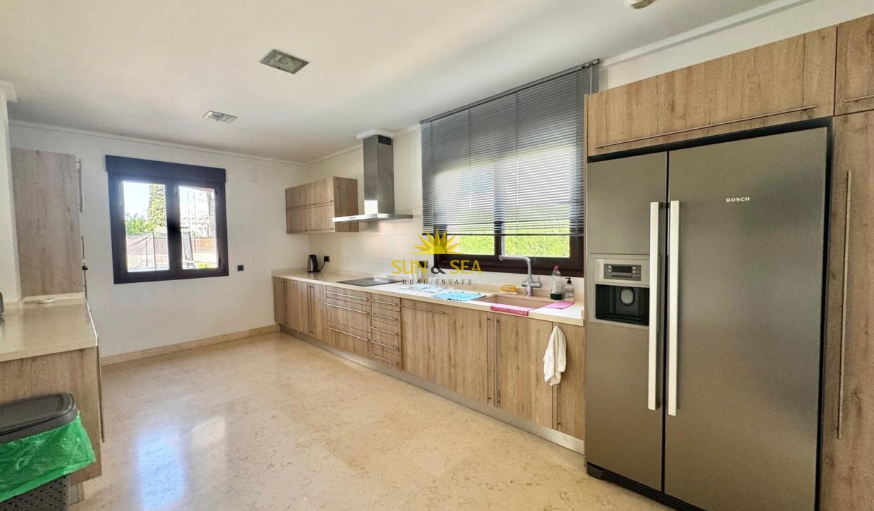 Resale - Villa / Semi detached - Orihuela Costa - Cabo Roig