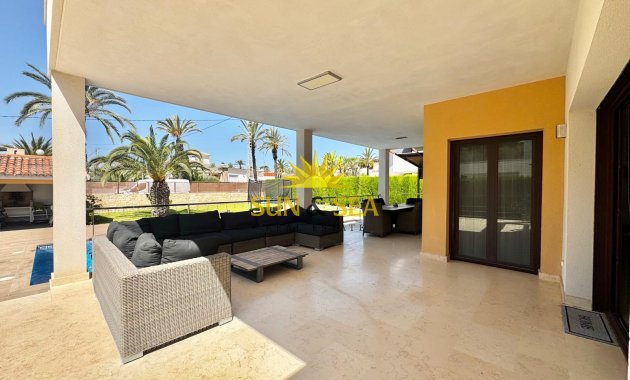 Resale - Villa / Semi detached - Orihuela Costa - Cabo Roig