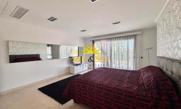 Resale - Villa / Semi detached - Orihuela Costa - Cabo Roig