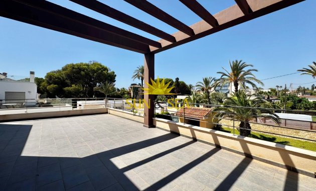 Resale - Villa / Semi detached - Orihuela Costa - Cabo Roig