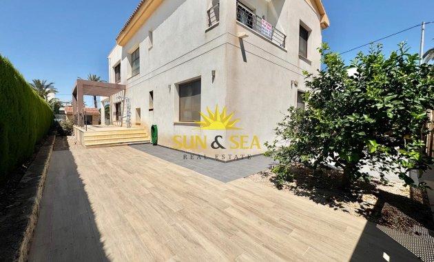 Resale - Villa / Semi detached - Orihuela Costa - Cabo Roig