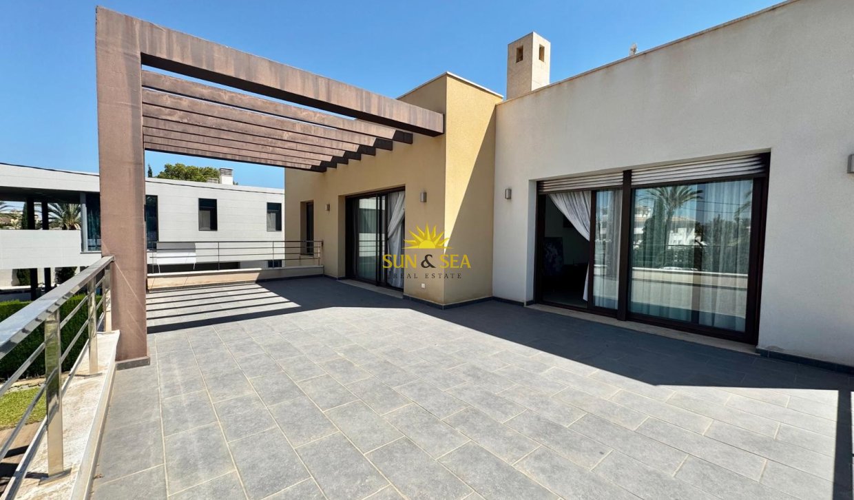 Resale - Villa / Semi detached - Orihuela Costa - Cabo Roig