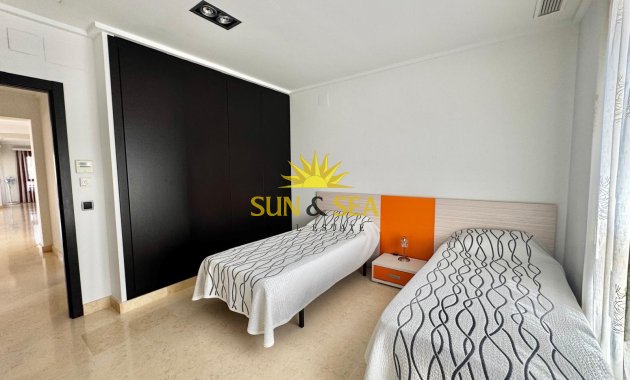 Resale - Villa / Semi detached - Orihuela Costa - Cabo Roig