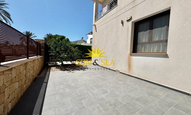 Resale - Villa / Semi detached - Orihuela Costa - Cabo Roig