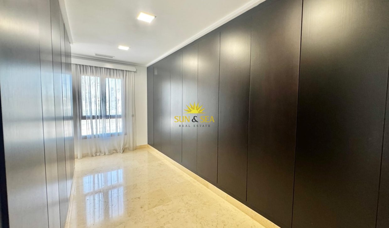 Resale - Villa / Semi detached - Orihuela Costa - Cabo Roig