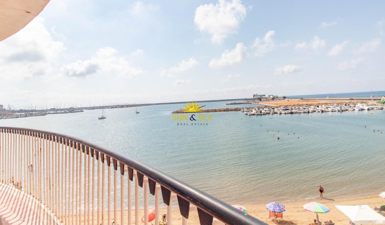 Resale - Apartment - Torrevieja - Acequion