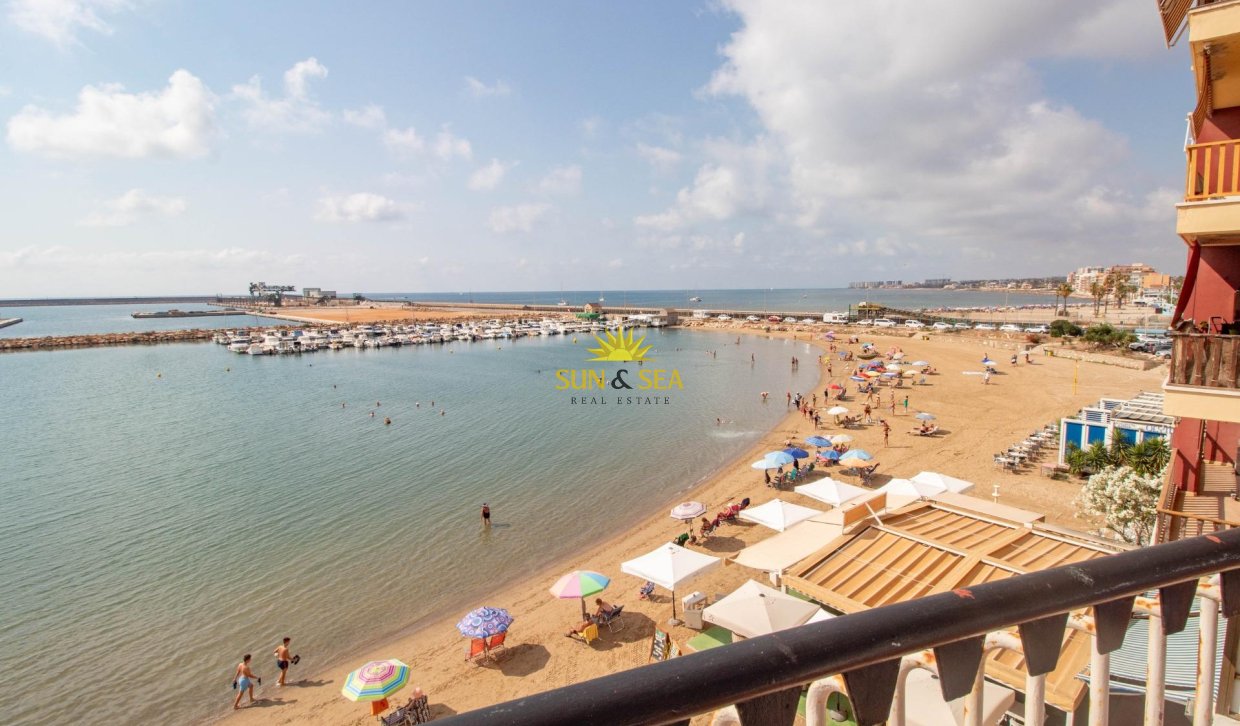Resale - Apartment - Torrevieja - Acequion
