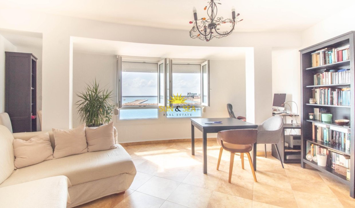 Resale - Apartment - Torrevieja - Acequion