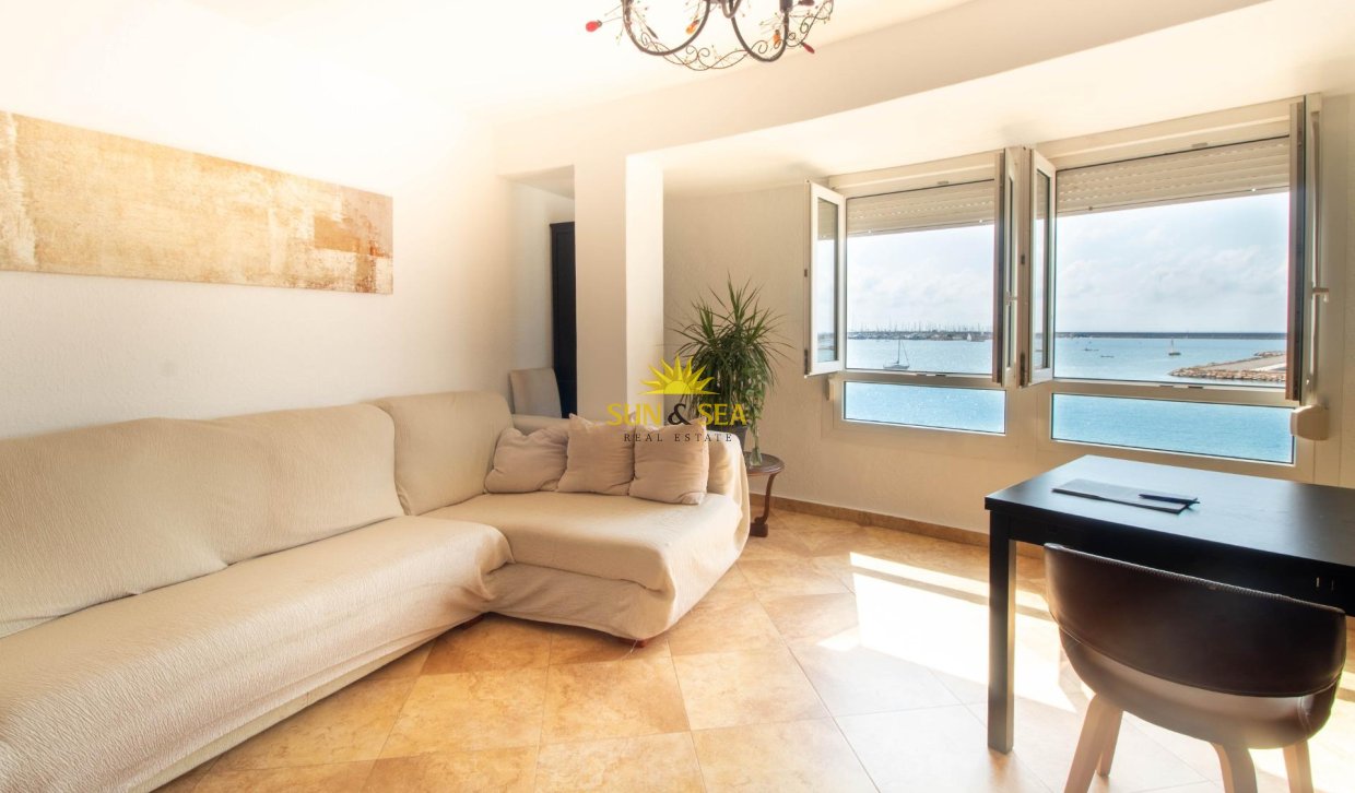 Resale - Apartment - Torrevieja - Acequion