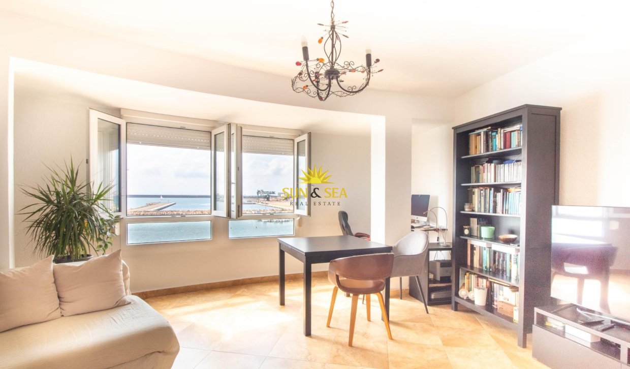 Resale - Apartment - Torrevieja - Acequion