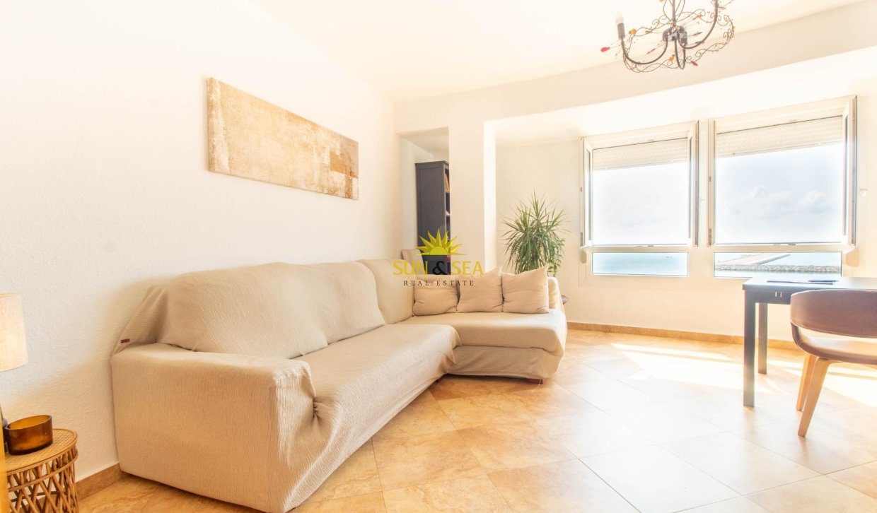 Resale - Apartment - Torrevieja - Acequion