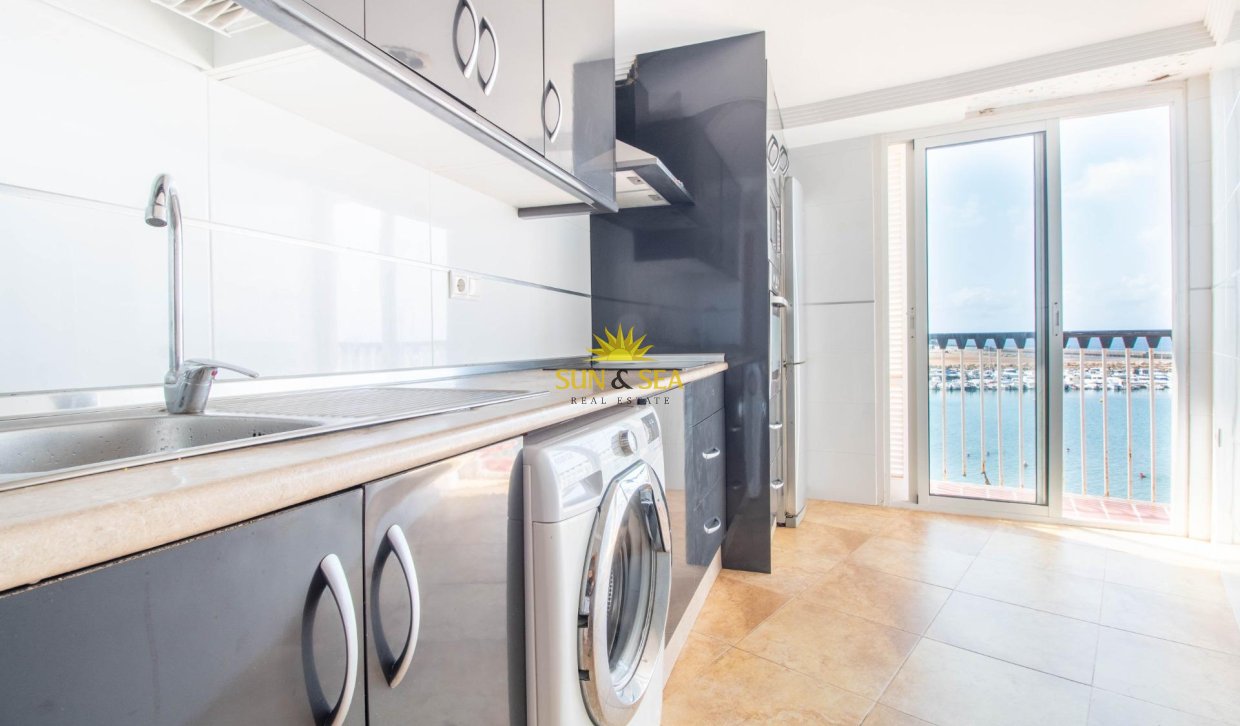 Resale - Apartment - Torrevieja - Acequion