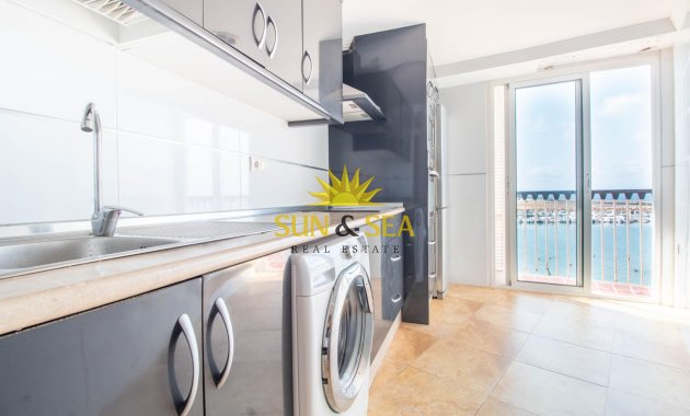 Resale - Apartment - Torrevieja - Acequion
