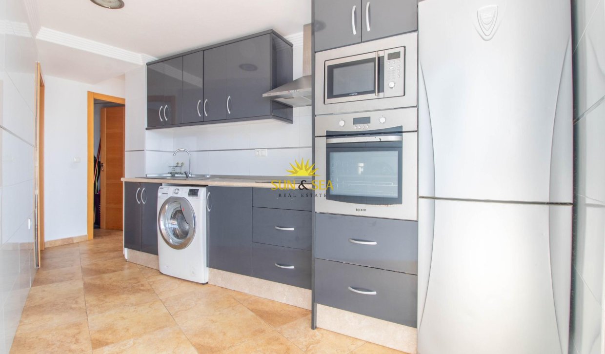 Resale - Apartment - Torrevieja - Acequion