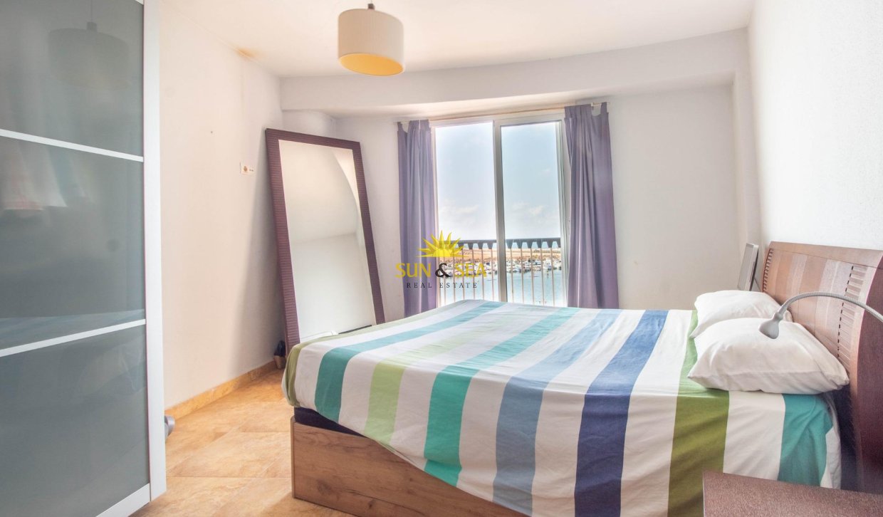 Resale - Apartment - Torrevieja - Acequion