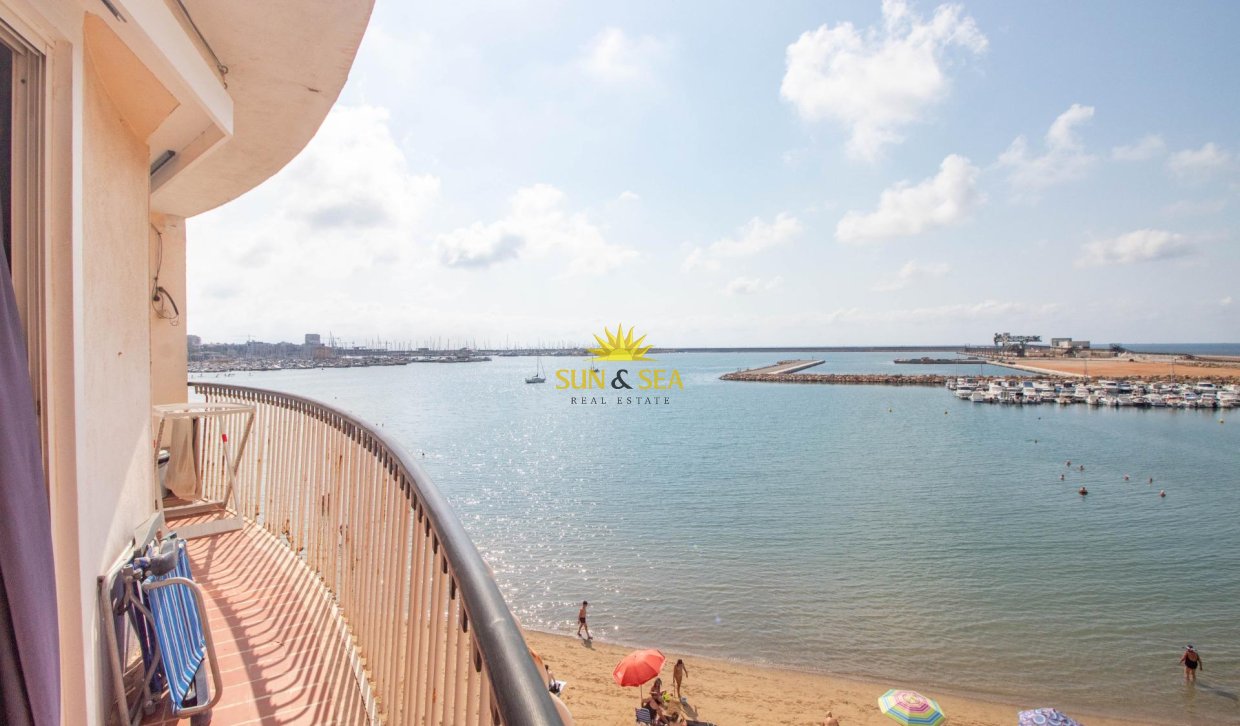 Resale - Apartment - Torrevieja - Acequion