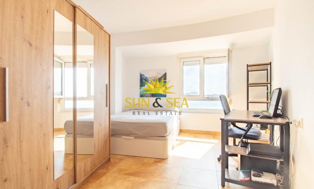 Resale - Apartment - Torrevieja - Acequion