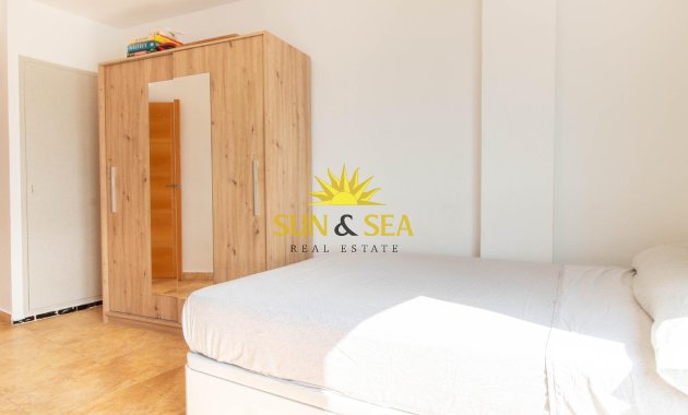Resale - Apartment - Torrevieja - Acequion