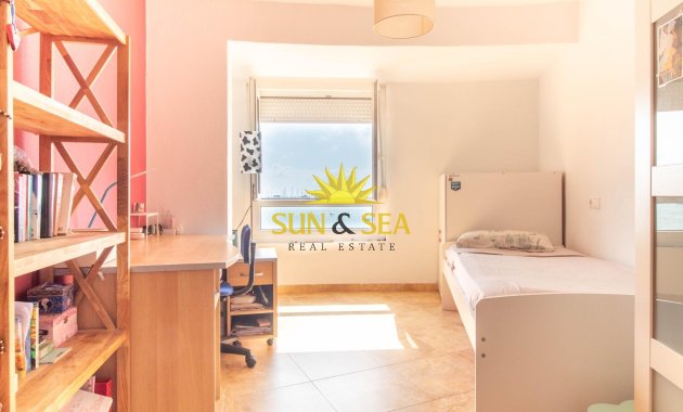 Resale - Apartment - Torrevieja - Acequion