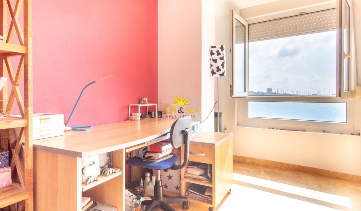 Resale - Apartment - Torrevieja - Acequion