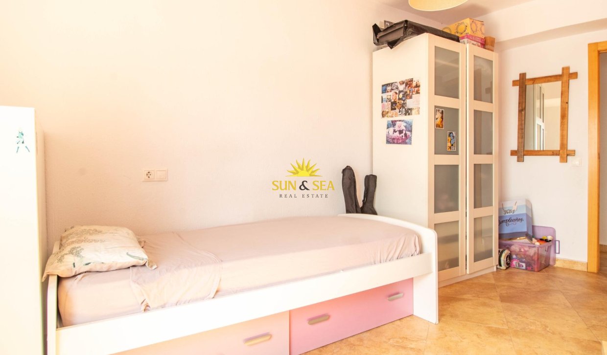 Resale - Apartment - Torrevieja - Acequion