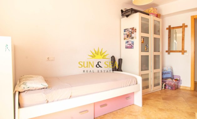 Resale - Apartment - Torrevieja - Acequion