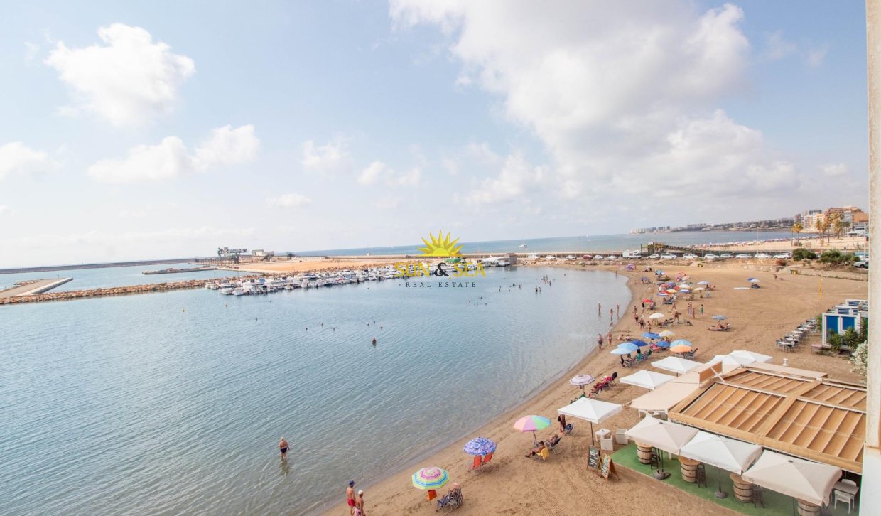 Resale - Apartment - Torrevieja - Acequion