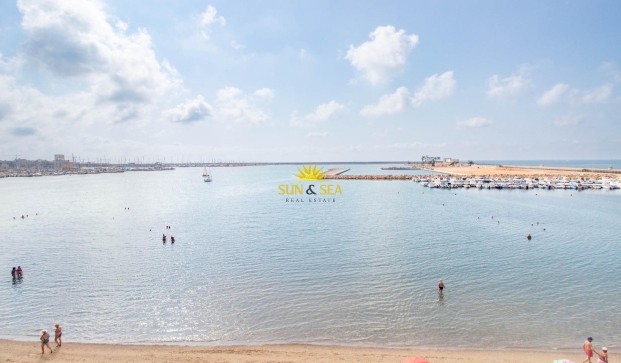 Resale - Apartment - Torrevieja - Acequion