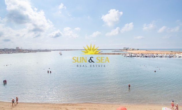 Resale - Apartment - Torrevieja - Acequion