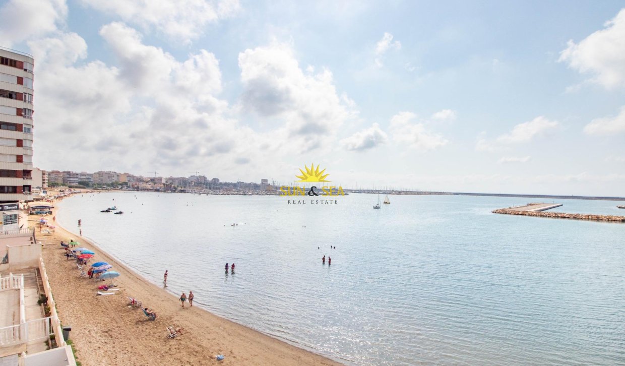 Resale - Apartment - Torrevieja - Acequion