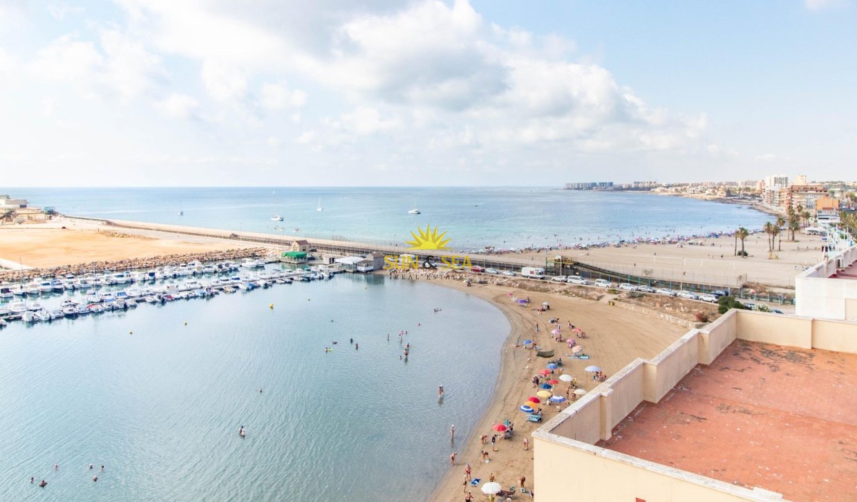 Resale - Apartment - Torrevieja - Acequion
