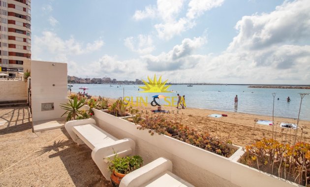 Resale - Apartment - Torrevieja - Acequion