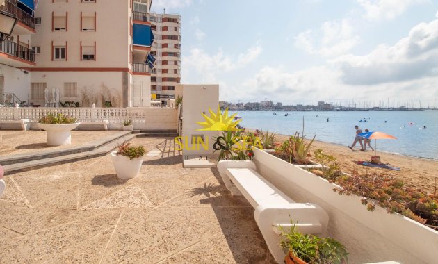 Resale - Apartment - Torrevieja - Acequion