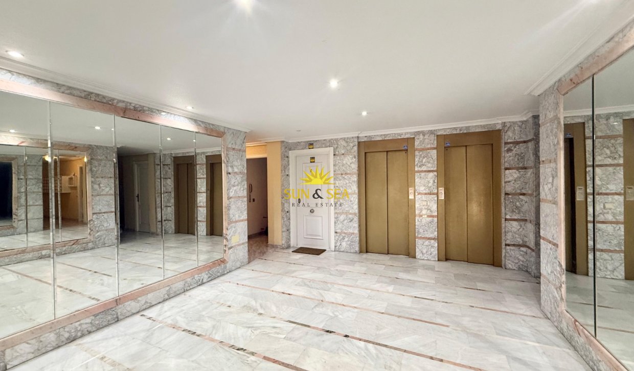 Long Term Rental - Penthouse - Torrevieja - Centro