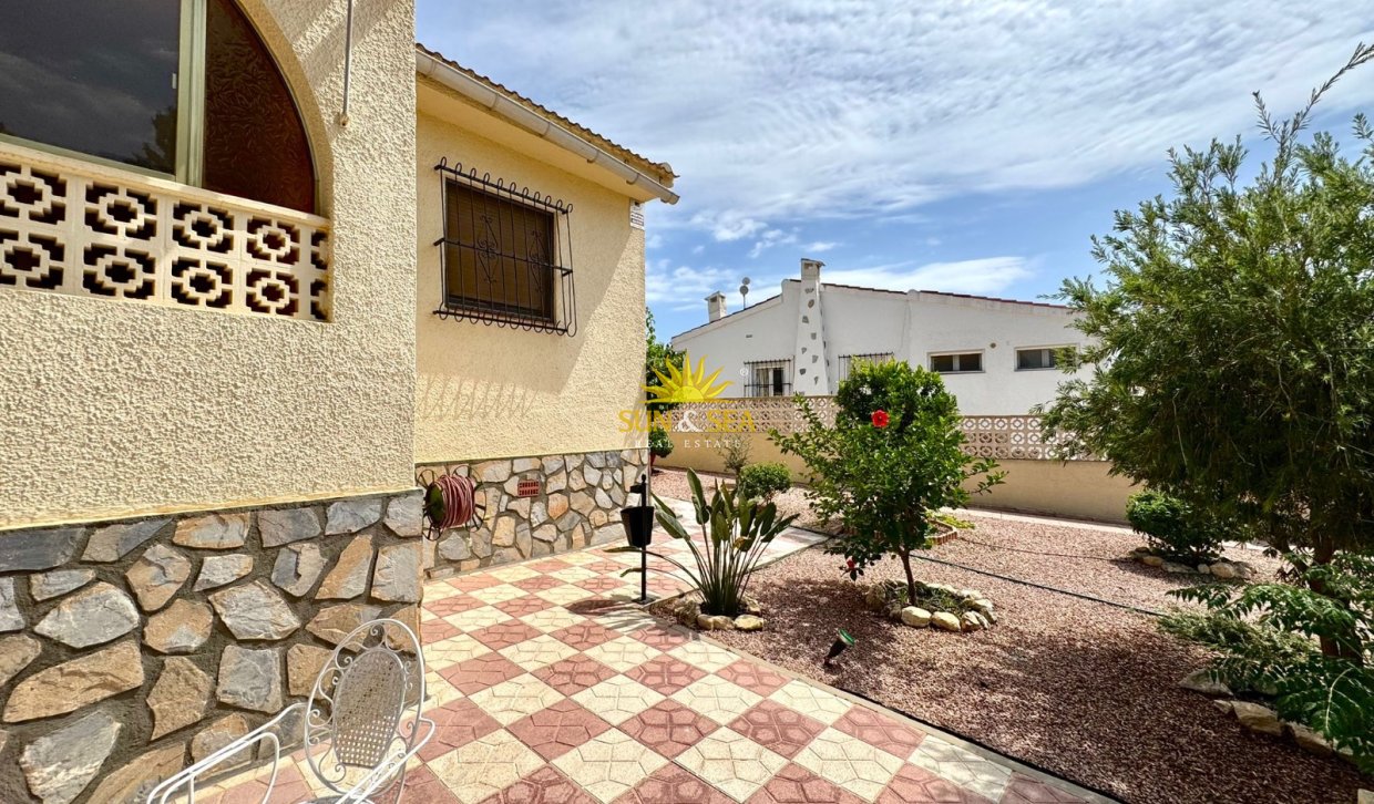 Alquiler a largo plazo - Chalet - Ciudad quesada - Rojales