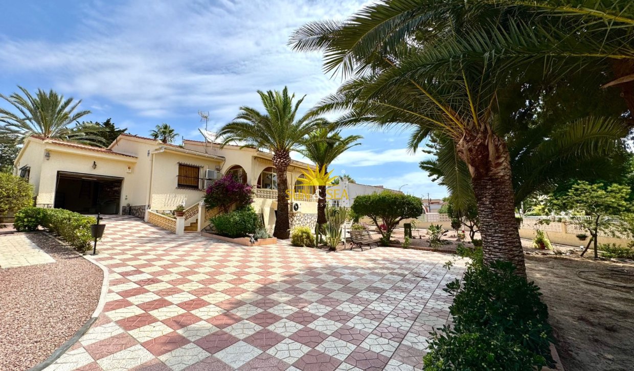 Alquiler a largo plazo - Chalet - Ciudad quesada - Rojales