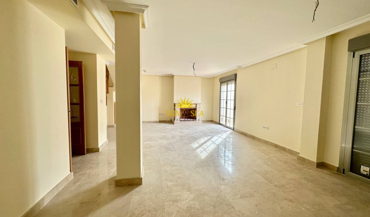 Long Term Rental - Penthouse - Torrevieja - Centro