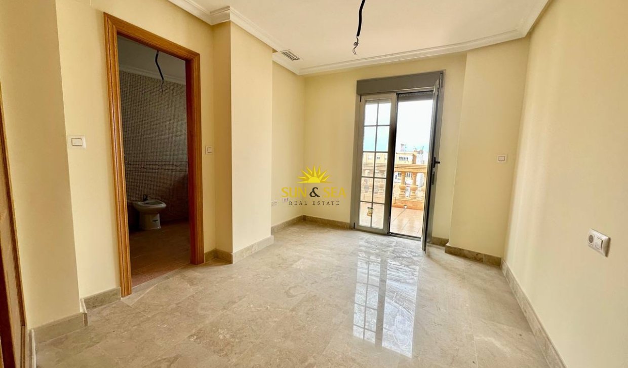 Long Term Rental - Penthouse - Torrevieja - Centro