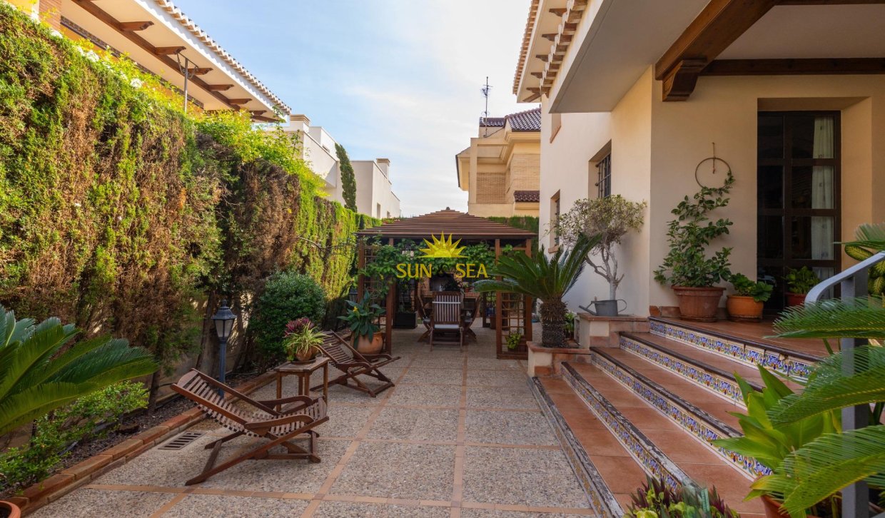 Resale - Villa - Torrevieja - La veleta