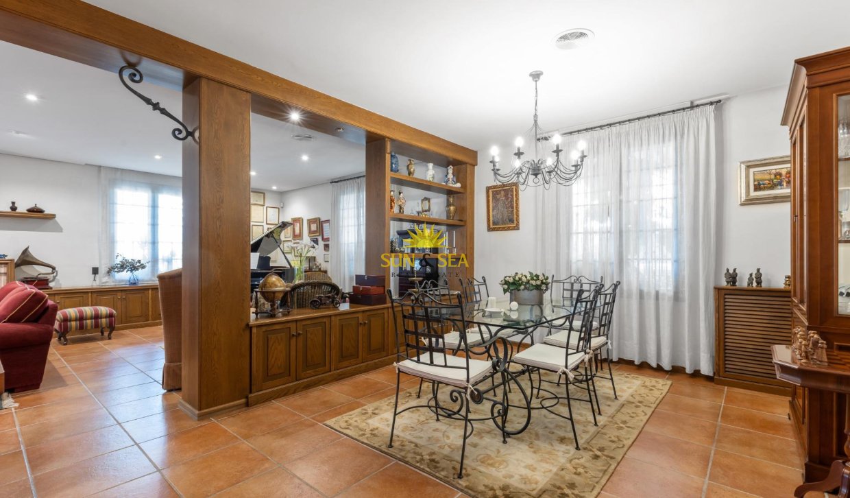 Resale - Villa - Torrevieja - La veleta