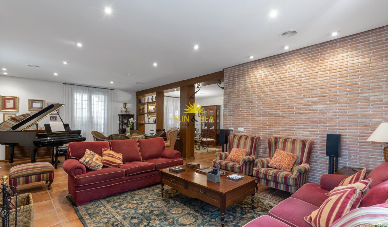 Resale - Villa - Torrevieja - La veleta