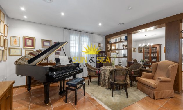 Resale - Villa - Torrevieja - La veleta