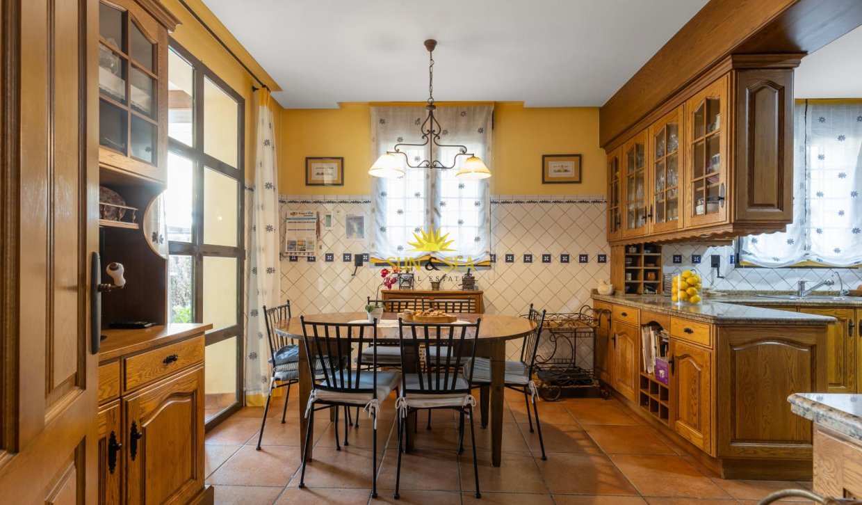 Resale - Villa - Torrevieja - La veleta