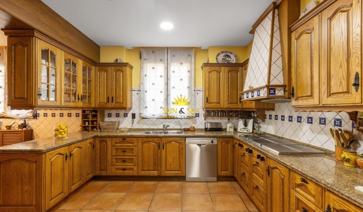 Resale - Villa - Torrevieja - La veleta