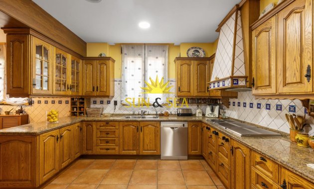 Resale - Villa - Torrevieja - La veleta